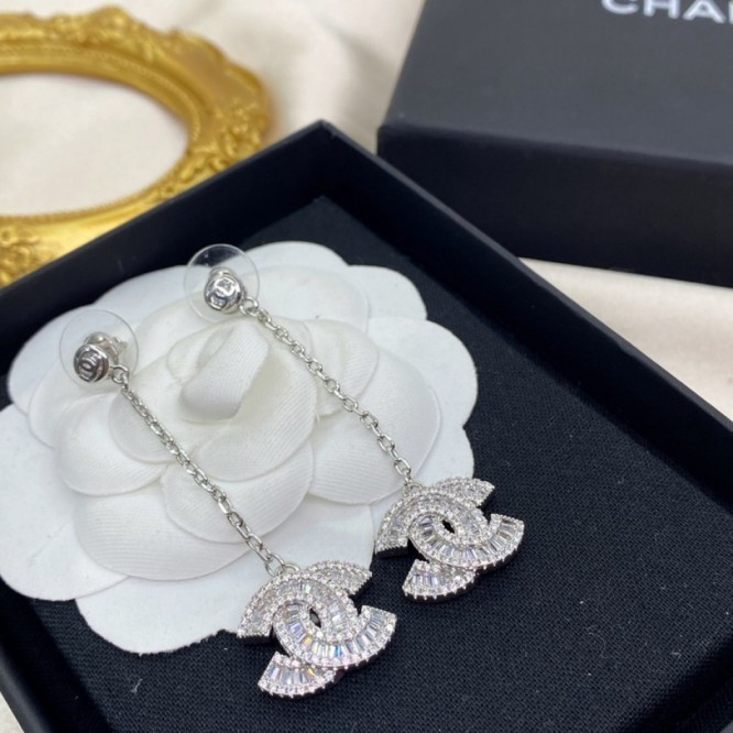 Chanel・ シャネルスタッドピアス イヤリング