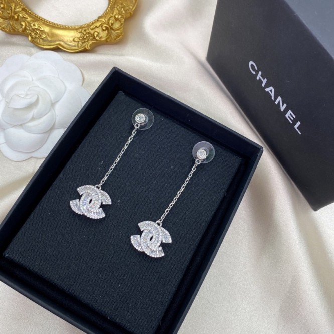 Chanel・ シャネルスタッドピアス イヤリング