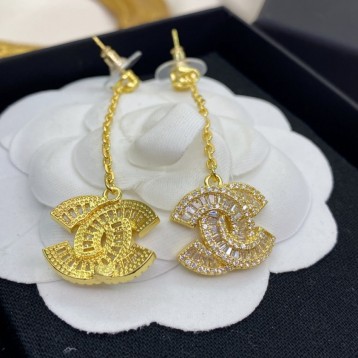 Chanel・ シャネルスタッドピアス イヤリング