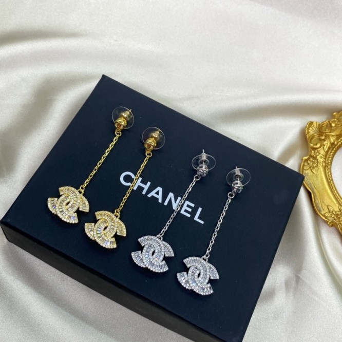 Chanel・ シャネルスタッドピアス イヤリング