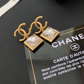 Chanel・ シャネルスタッドピアス イヤリング Chanel・ シャネルスタッドピアス イヤリング