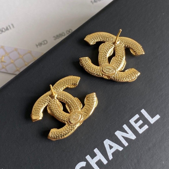 Chanel・ シャネルスタッドピアス イヤリング