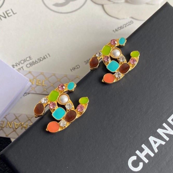 Chanel・ シャネルスタッドピアス イヤリング