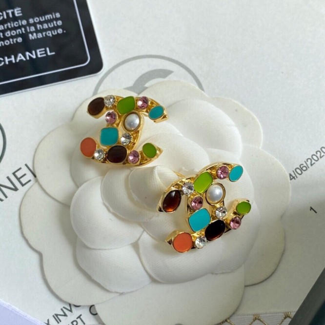 Chanel・ シャネルスタッドピアス イヤリング