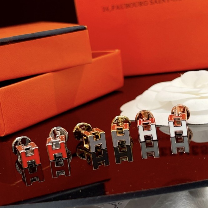 Hermes エルメス ・スタッドピアス イヤリング