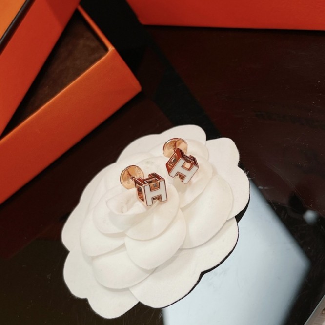 Hermes エルメス ・スタッドピアス イヤリング