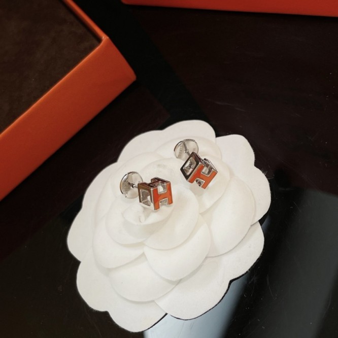 Hermes エルメス ・スタッドピアス イヤリング