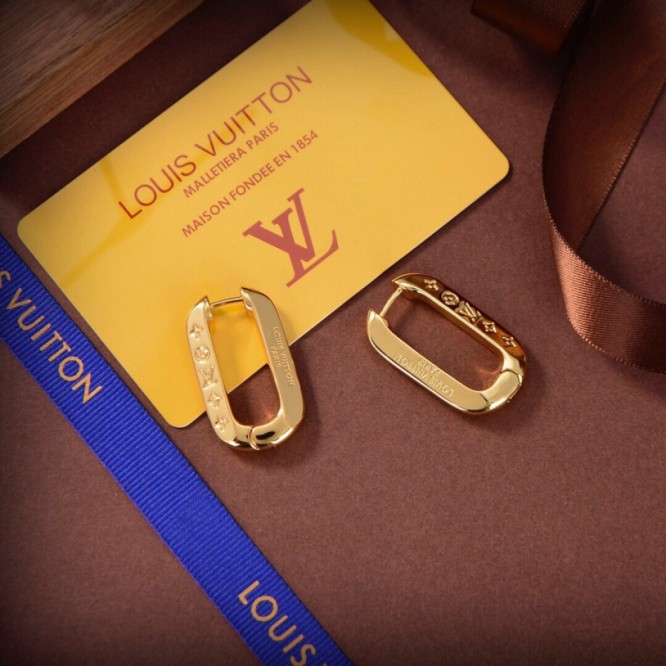 Louis Vuittonルイ ・スタッドピアス イヤリング
