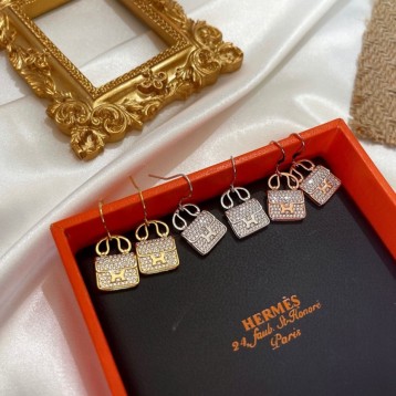 Hermes エルメス ・スタッドピアス イヤリング