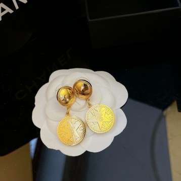 Chanel・ シャネルスタッドピアス イヤリング