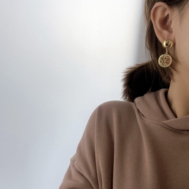 Chanel・ シャネルスタッドピアス イヤリング