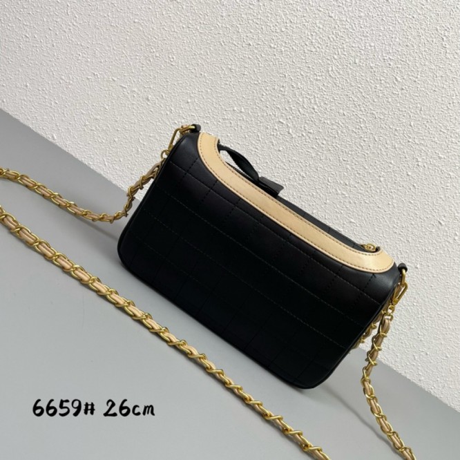 【CHANEL】 フラップバッグ ラムスキン ク
