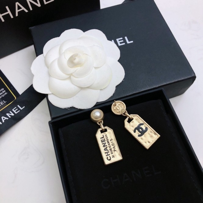 Chanel・ シャネルスタッドピアス イヤリング