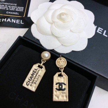 Chanel・ シャネルスタッドピアス イヤリング