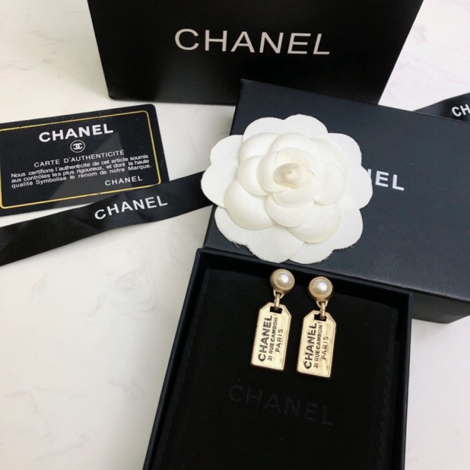 Chanel・ シャネルスタッドピアス イヤリング