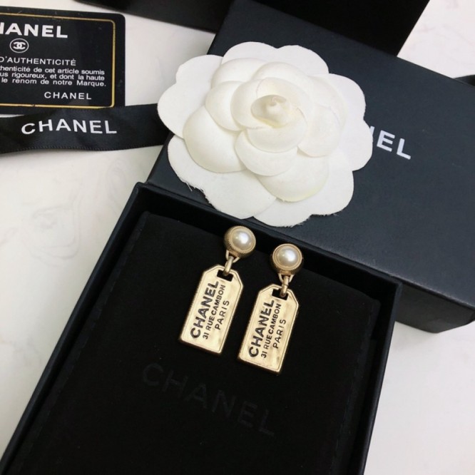 Chanel・ シャネルスタッドピアス イヤリング