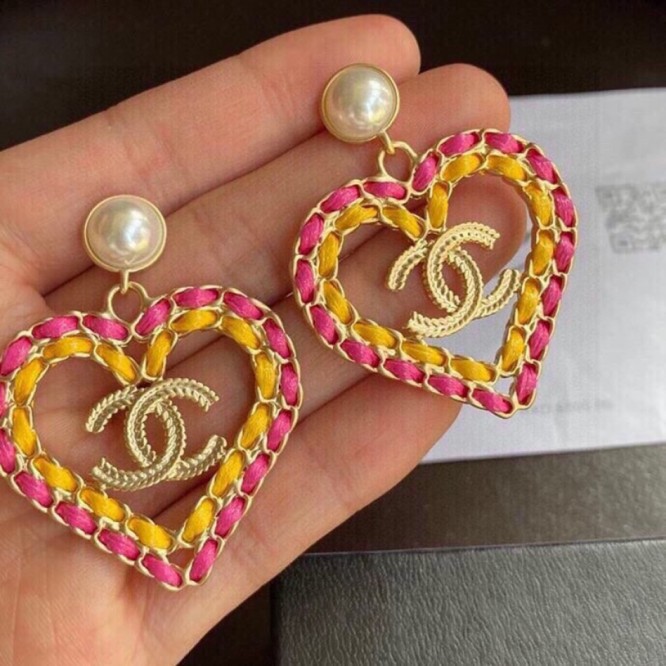 Chanel・ シャネルスタッドピアス イヤリング