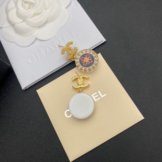 Chanel・ シャネルスタッドピアス イヤリング