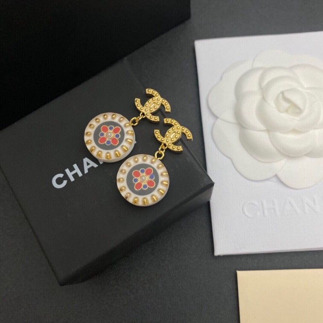 Chanel・ シャネルスタッドピアス イヤリング