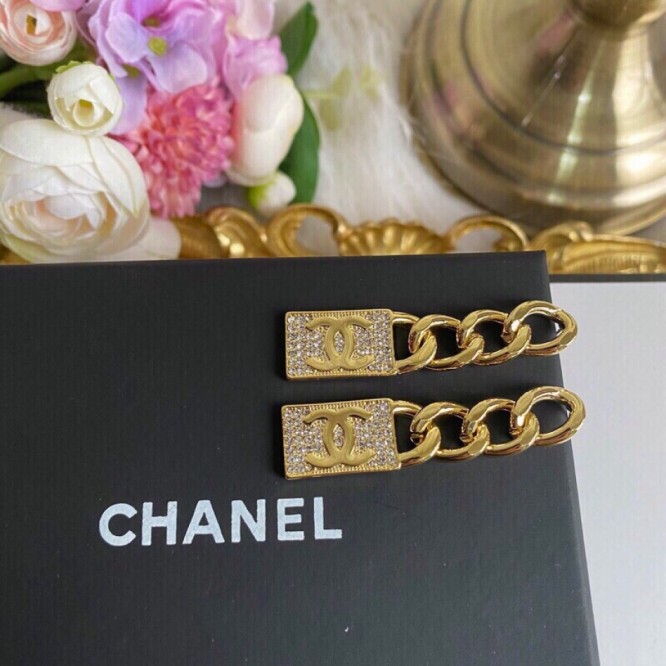 Chanel・ シャネルスタッドピアス イヤリング