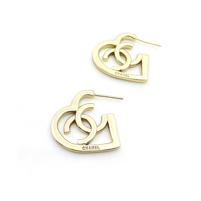 Chanel・ シャネルスタッドピアス イヤリング