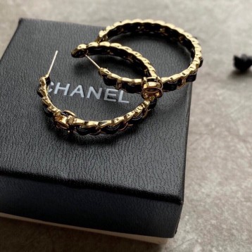 Chanel・ シャネルスタッドピアス イヤリング