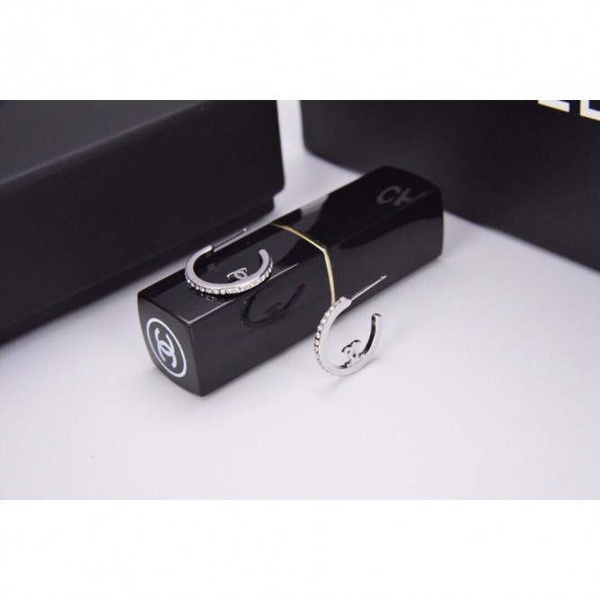 Chanel・ シャネルスタッドピアス イヤリング