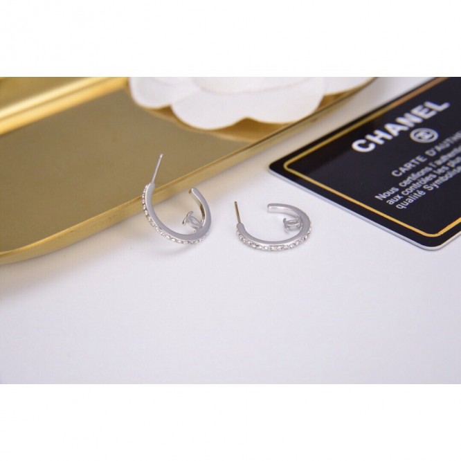 Chanel・ シャネルスタッドピアス イヤリング