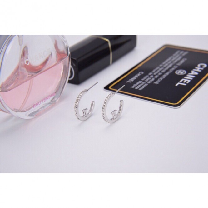 Chanel・ シャネルスタッドピアス イヤリング