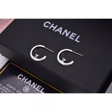 Chanel・ シャネルスタッドピアス イヤリング