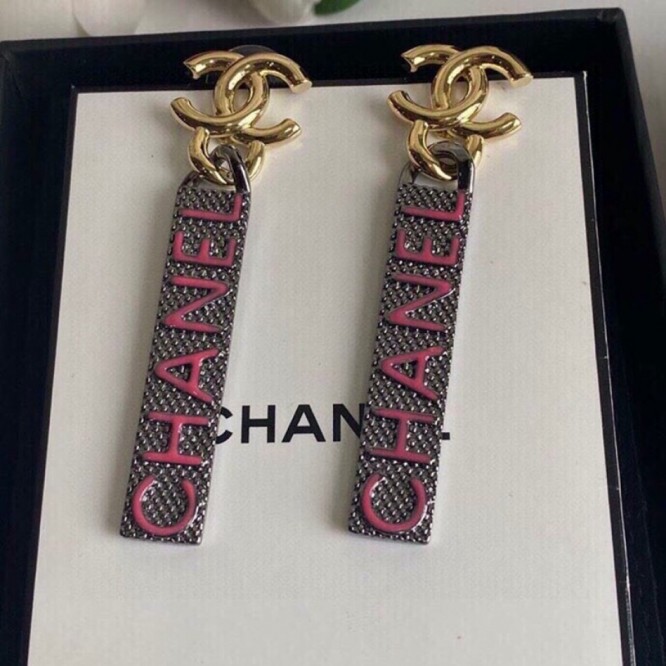 Chanel・ シャネルスタッドピアス イヤリング