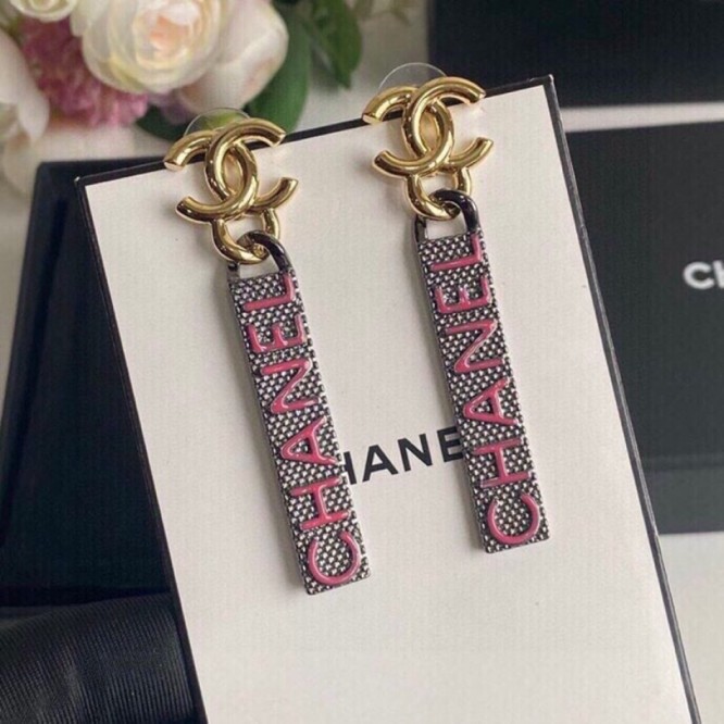 Chanel・ シャネルスタッドピアス イヤリング
