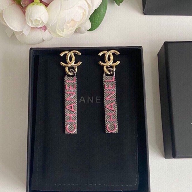 Chanel・ シャネルスタッドピアス イヤリング