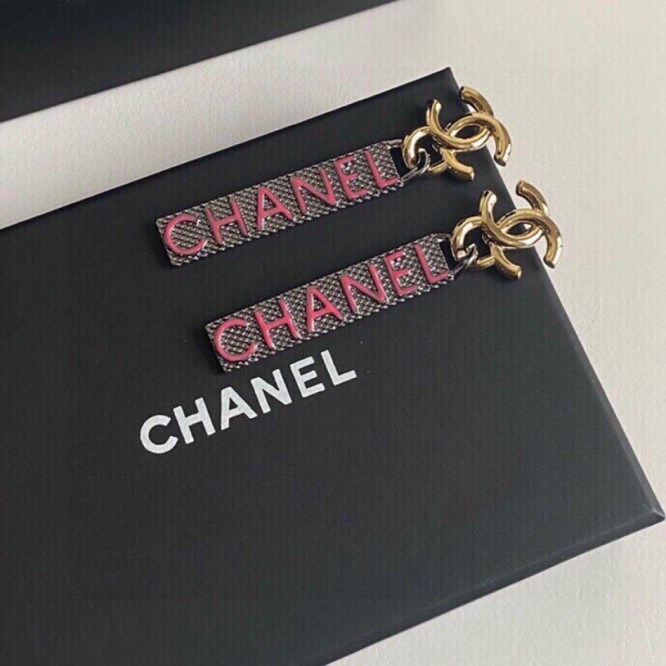 Chanel・ シャネルスタッドピアス イヤリング