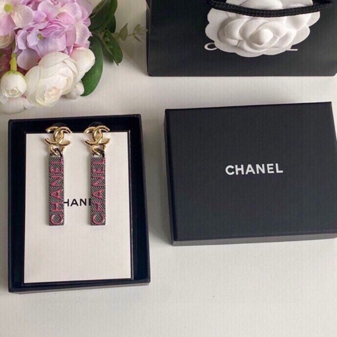 Chanel・ シャネルスタッドピアス イヤリング
