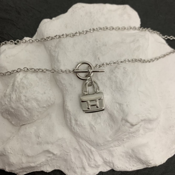 Hermes エルメス ・ネックレス
