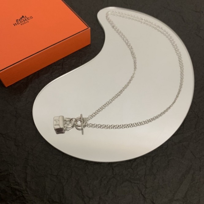 Hermes エルメス ・ネックレス