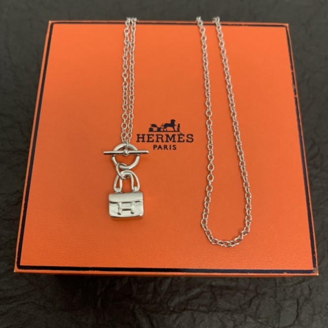 Hermes エルメス ・ネックレス