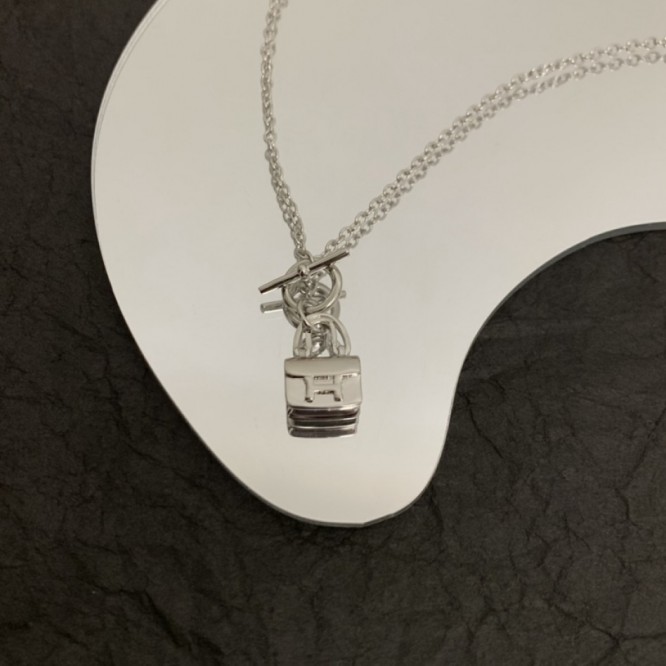 Hermes エルメス ・ネックレス
