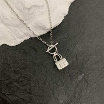 Hermes エルメス ・ネックレス