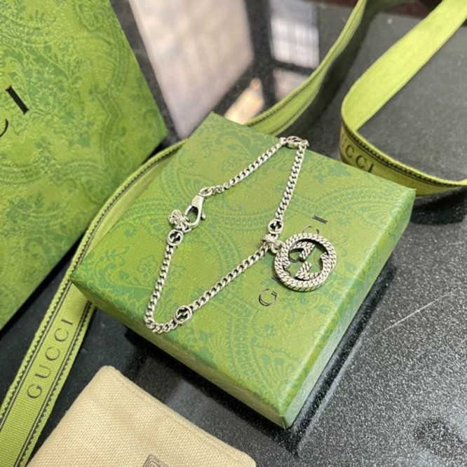 【GUCCIグッチ】インターロッキング G シルバー ブレスレッド