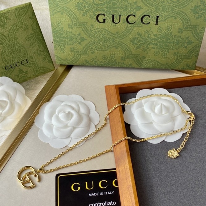 GUCCI インターロッキングG シルバー ネックレス