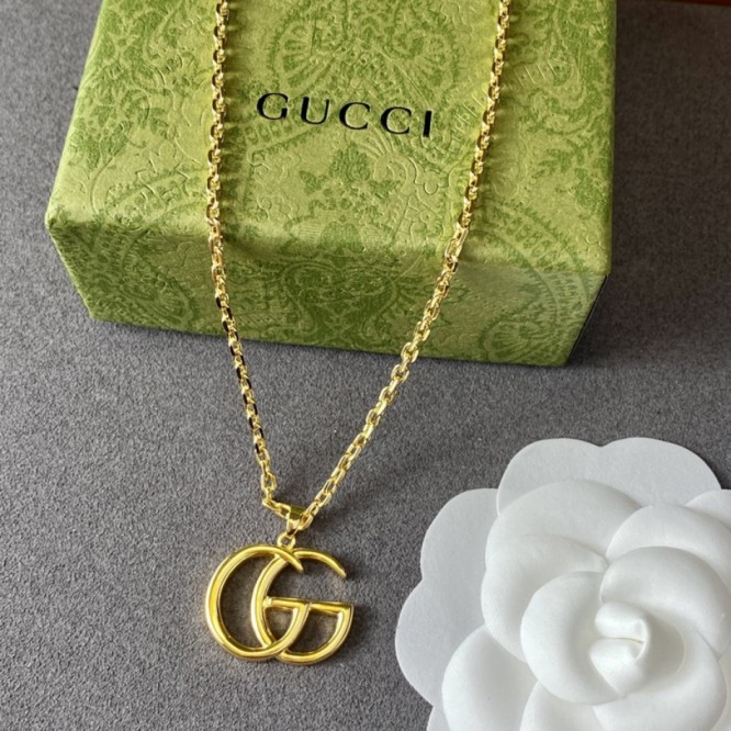 GUCCI インターロッキングG シルバー ネックレス