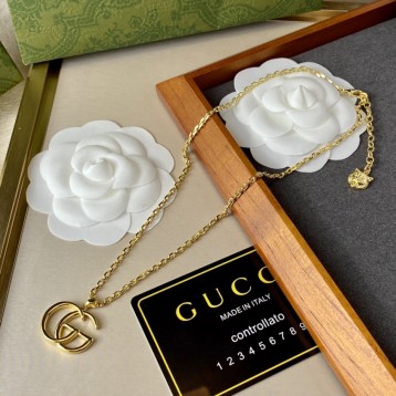 GUCCI インターロッキングG シルバー ネックレス