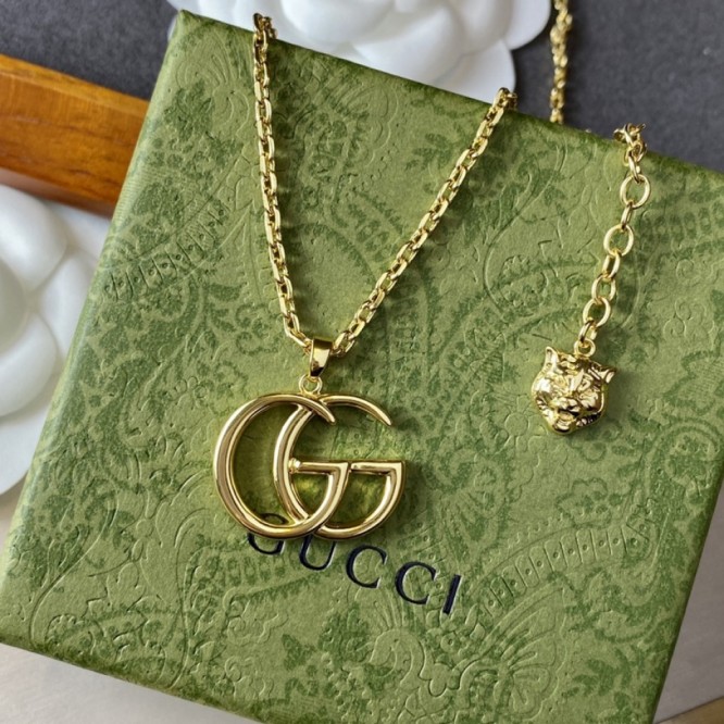GUCCI インターロッキングG シルバー ネックレス