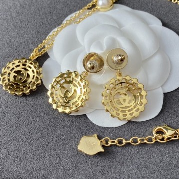 【GUCCIグッチ】ダブルG イヤリング