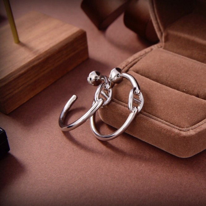 Hermes エルメス ・スタッドピアス イヤリング