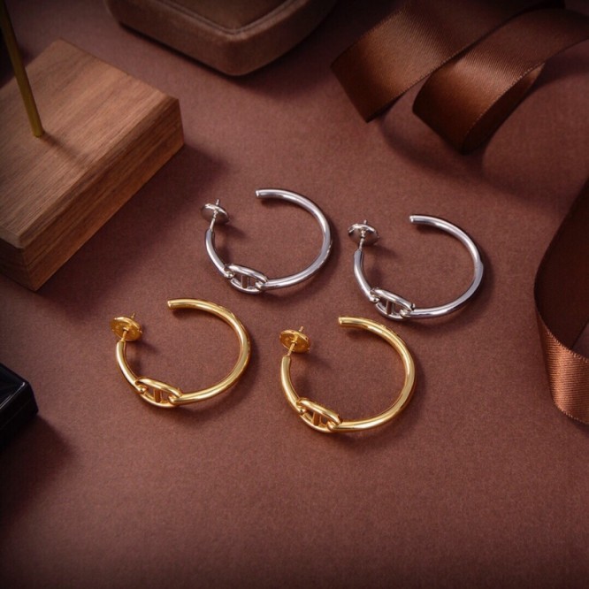 Hermes エルメス ・スタッドピアス イヤリング