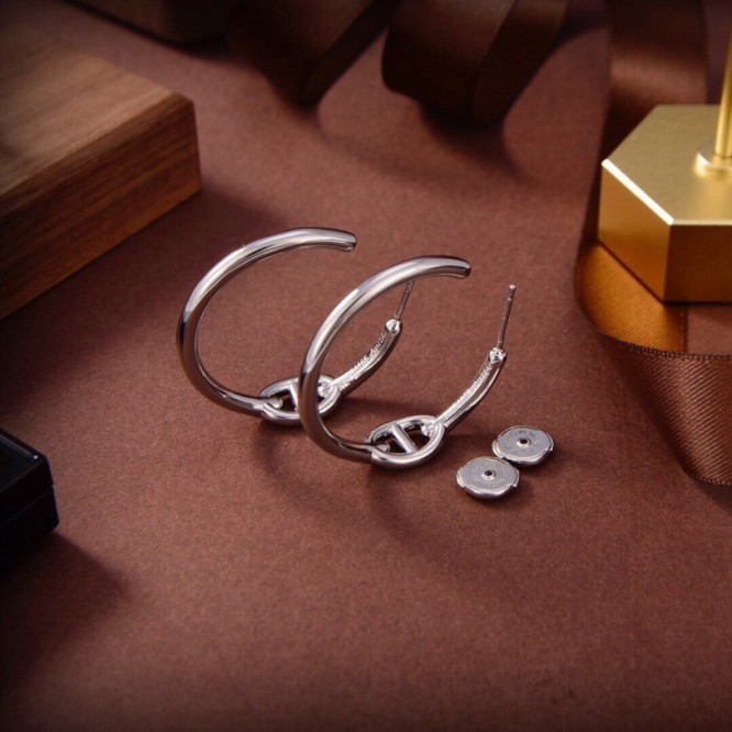 Hermes エルメス ・スタッドピアス イヤリング