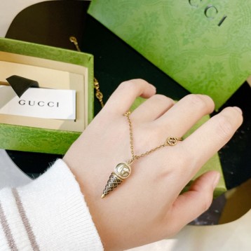GUCCI インターロッキングG シルバー ネックレス GUCCI インターロッキングG シルバー ネックレス